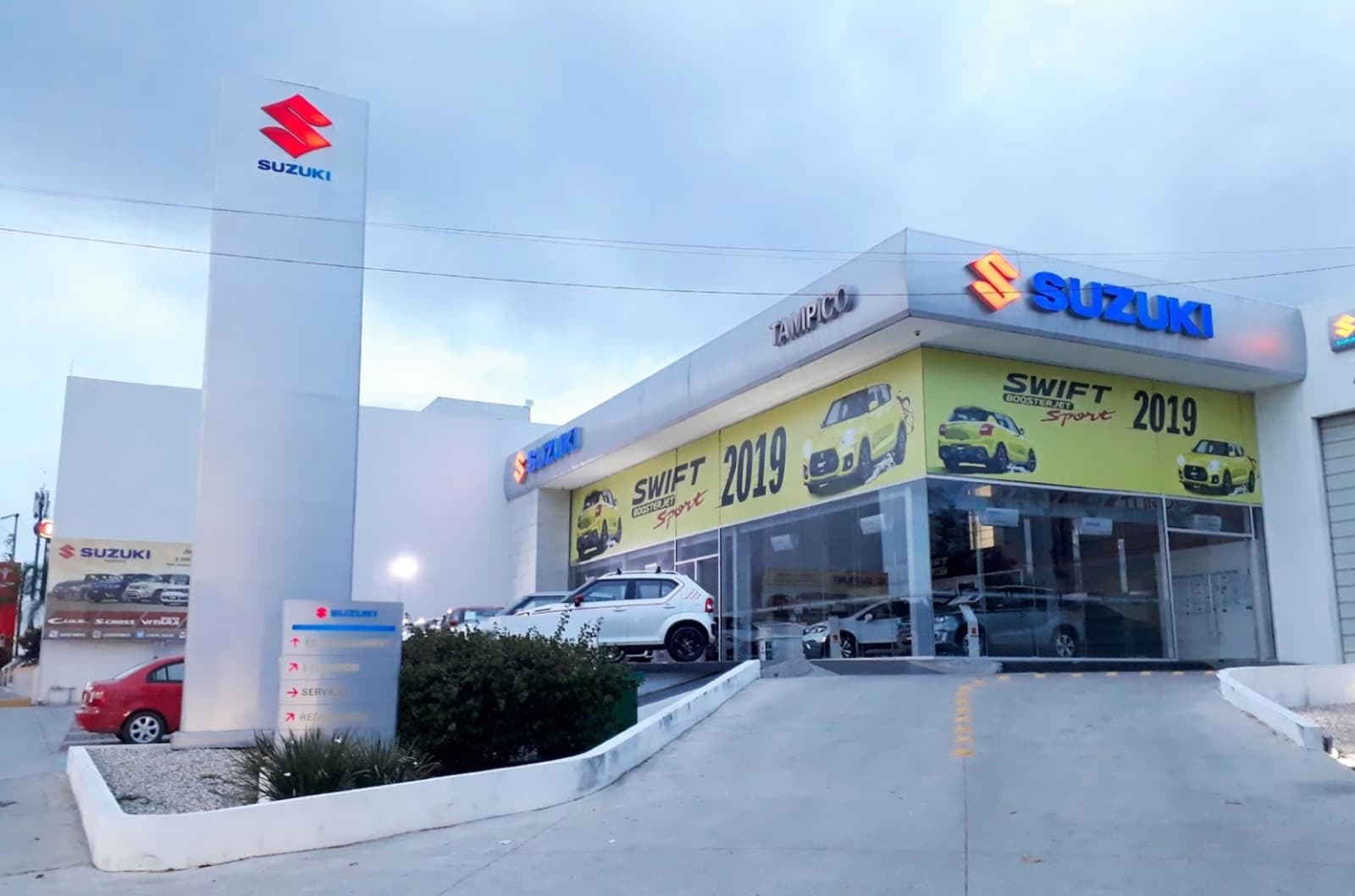 Fachada de Suzuki Tampico