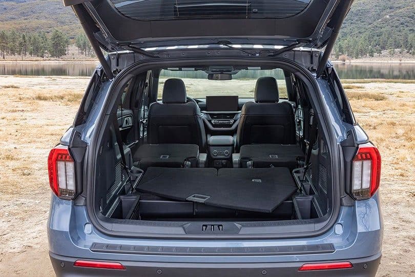 Ford Explorer — vista 3