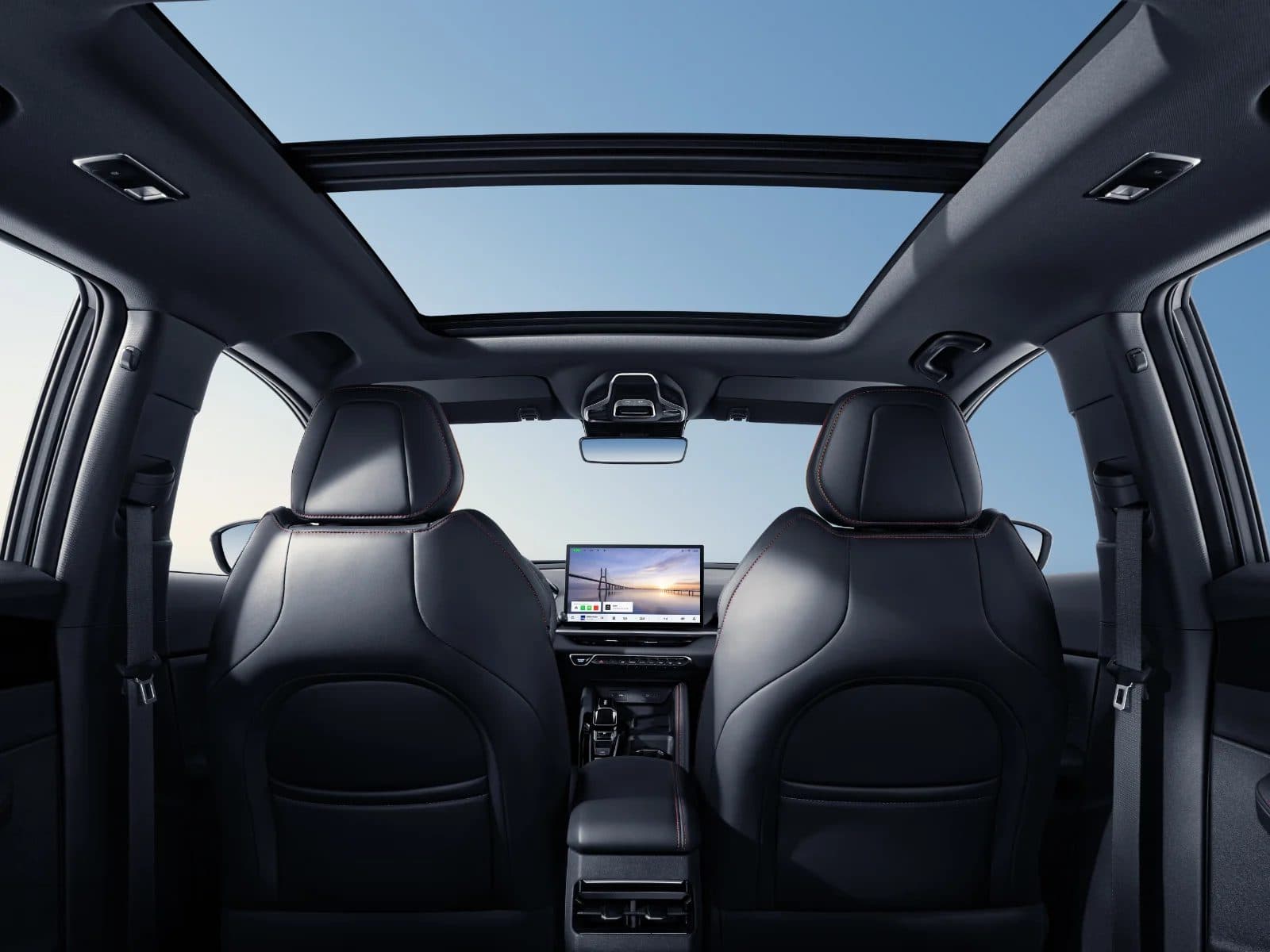 Geely Coolray — vista 2