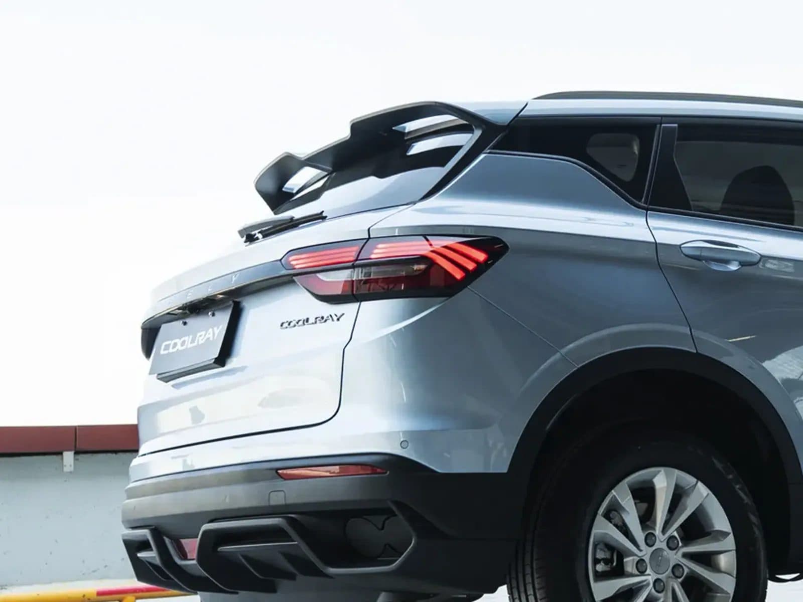 Geely Coolray Lite — vista 2