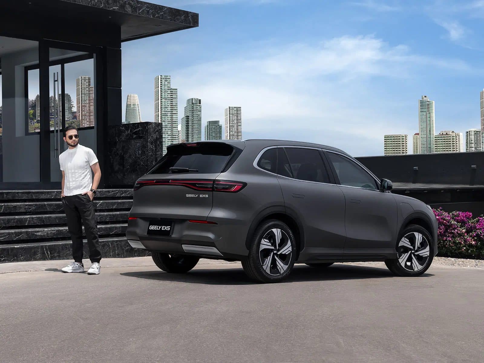 Geely EX5 — vista 4