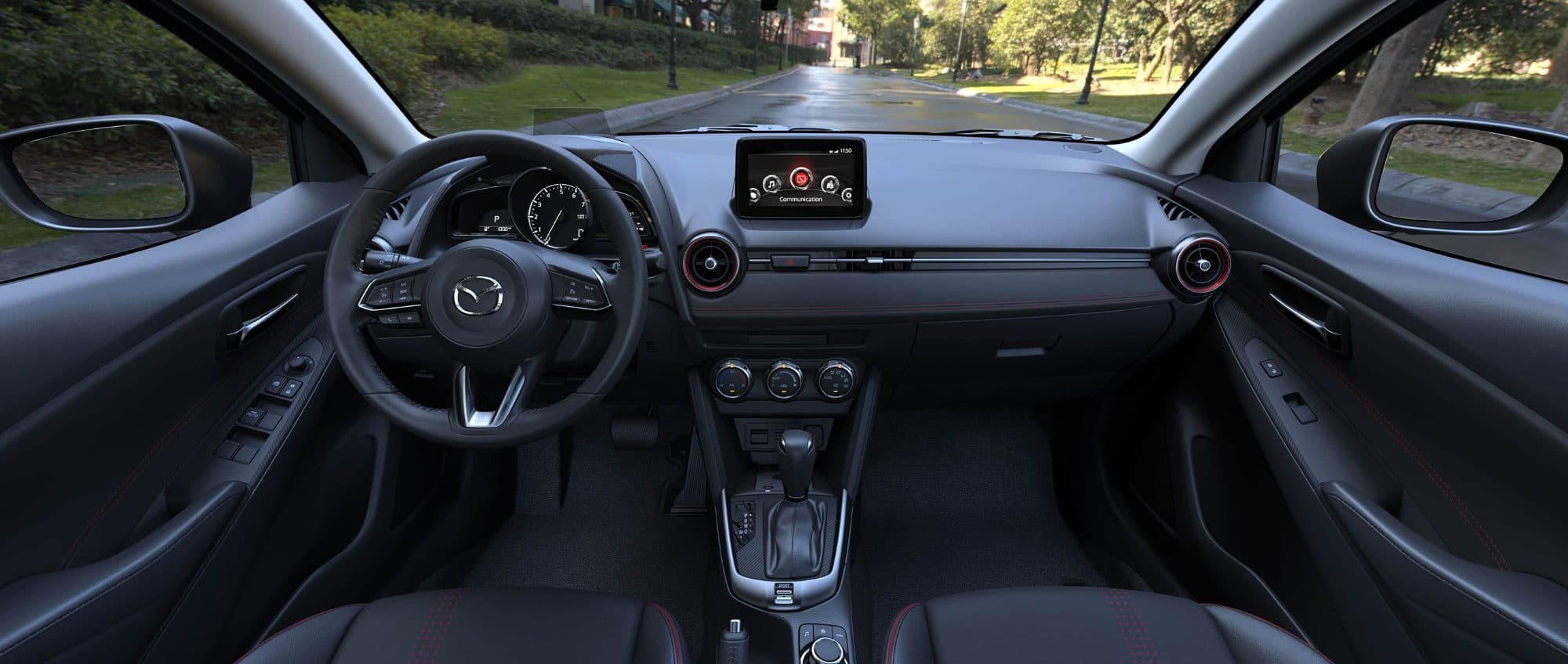 Mazda2 Sedán — vista 2