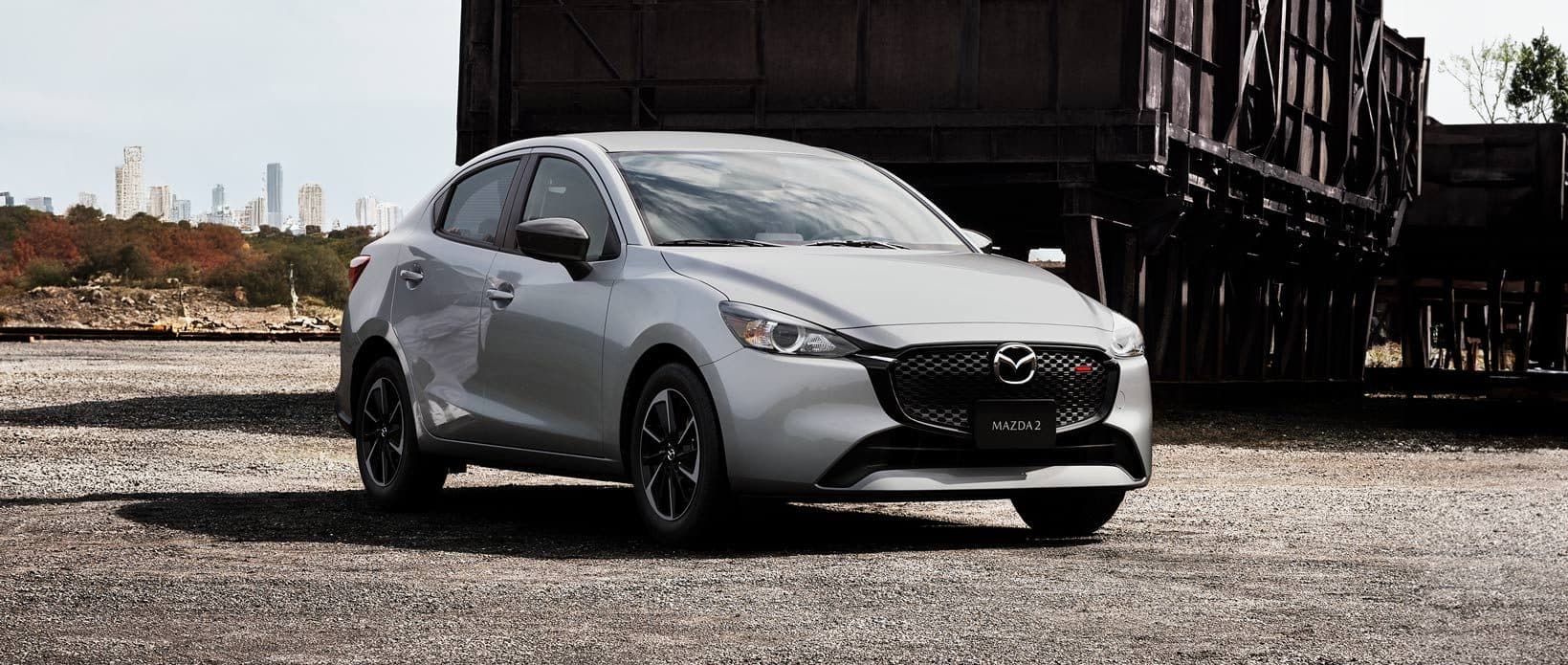 Mazda2 Sedán — vista 5