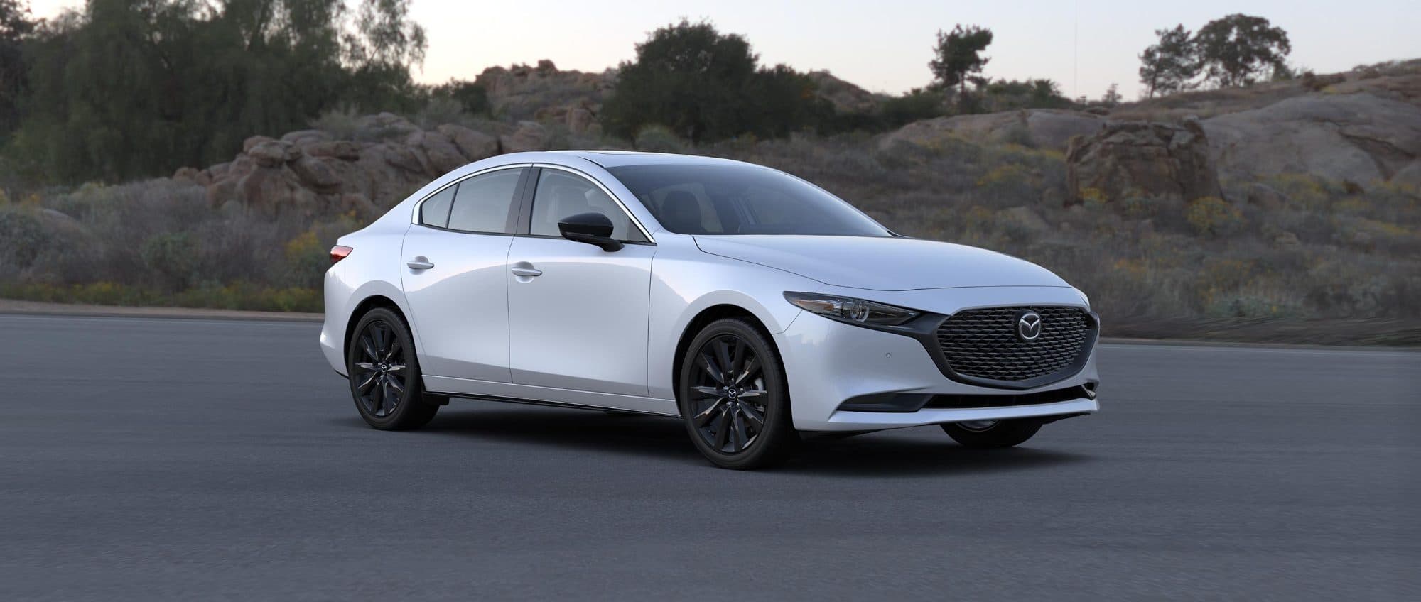 Mazda3 Sedán — vista 3